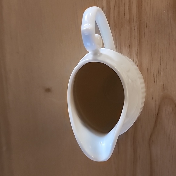 I.GODINGER & CO. IVORY CREAMER PITCHER. - Picture 2 of 6